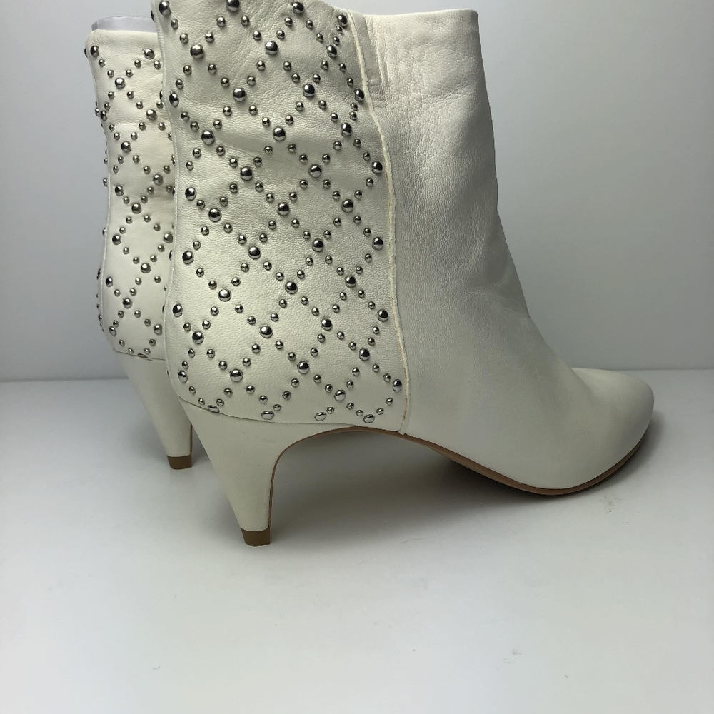 White Leather Heeled Boots